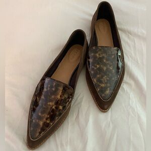 Size 11 Sherry flats. Never worn - perfect condition. So cute for work!